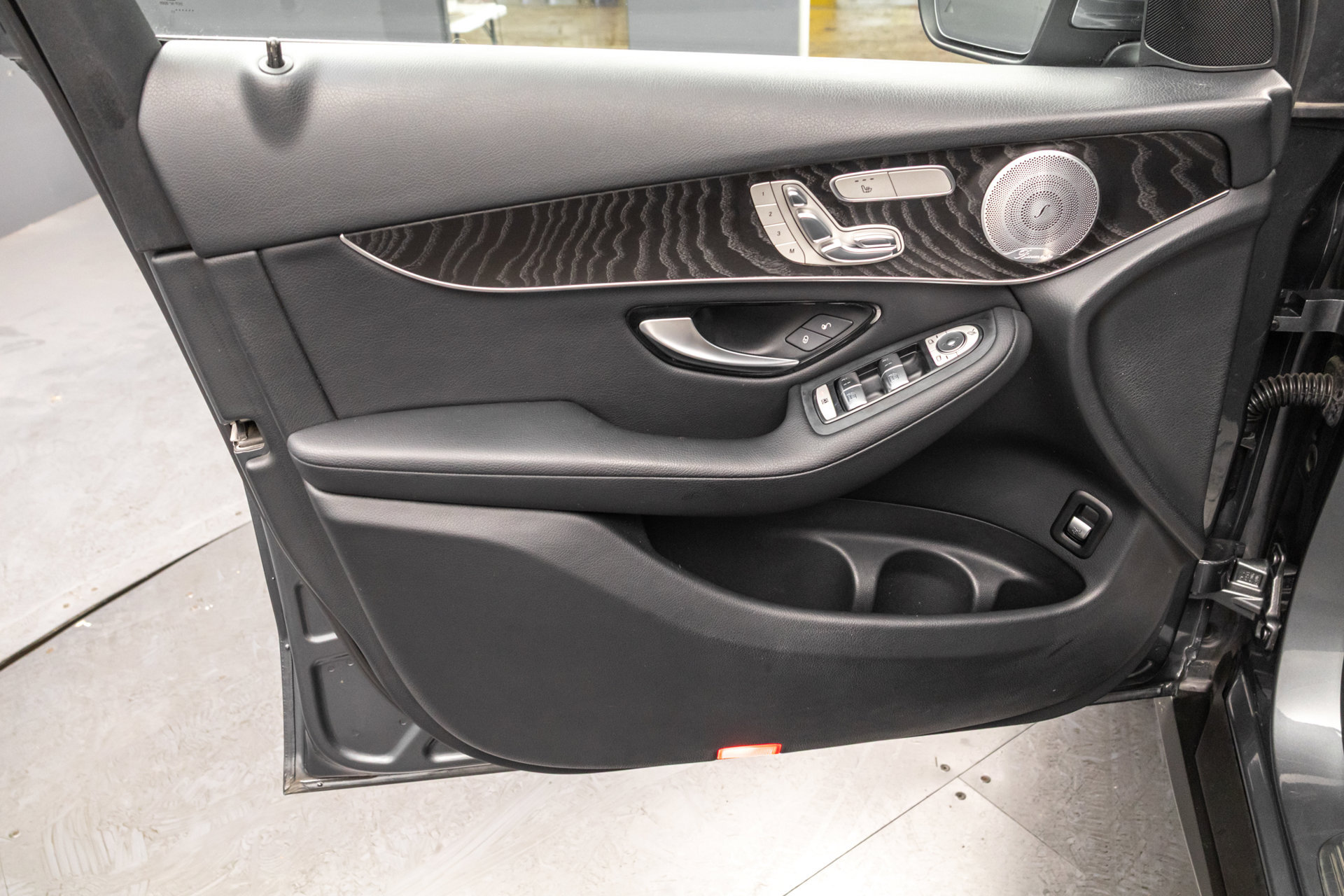 Used 2017 Mercedes-Benz GLC 300 4MATIC image 28
