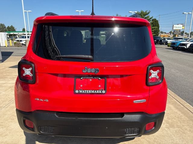 Used 2017 Jeep Renegade Latitude AWD/4WD image 4