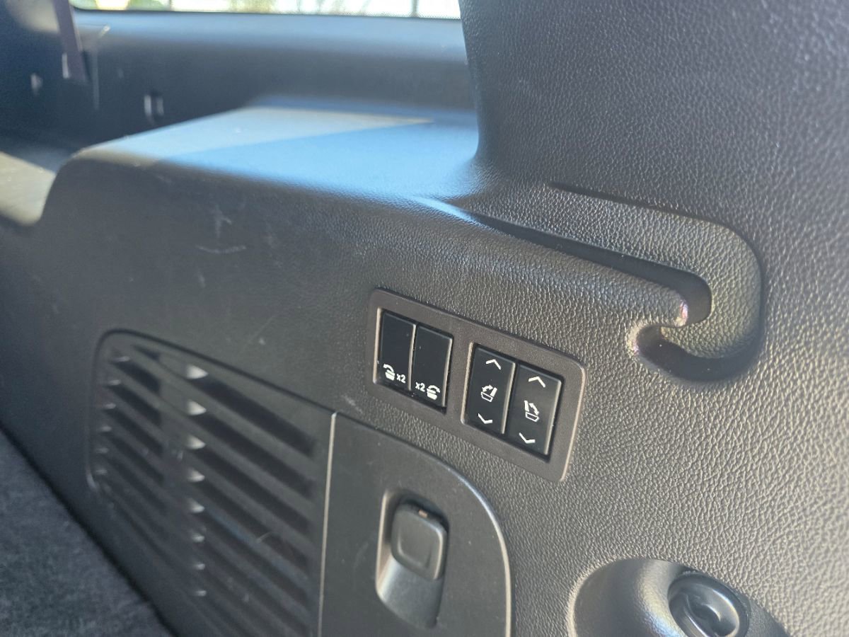 Used 2019 GMC Yukon XL SLT w/ Open Road Package image 11