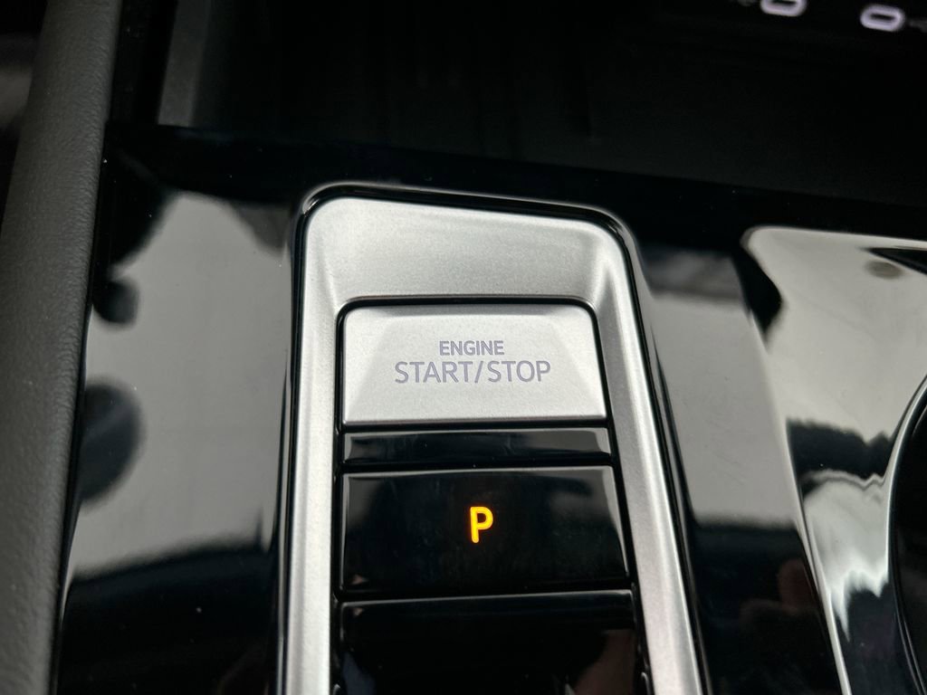 New 2025 Volkswagen Atlas Cross Sport SE image 30