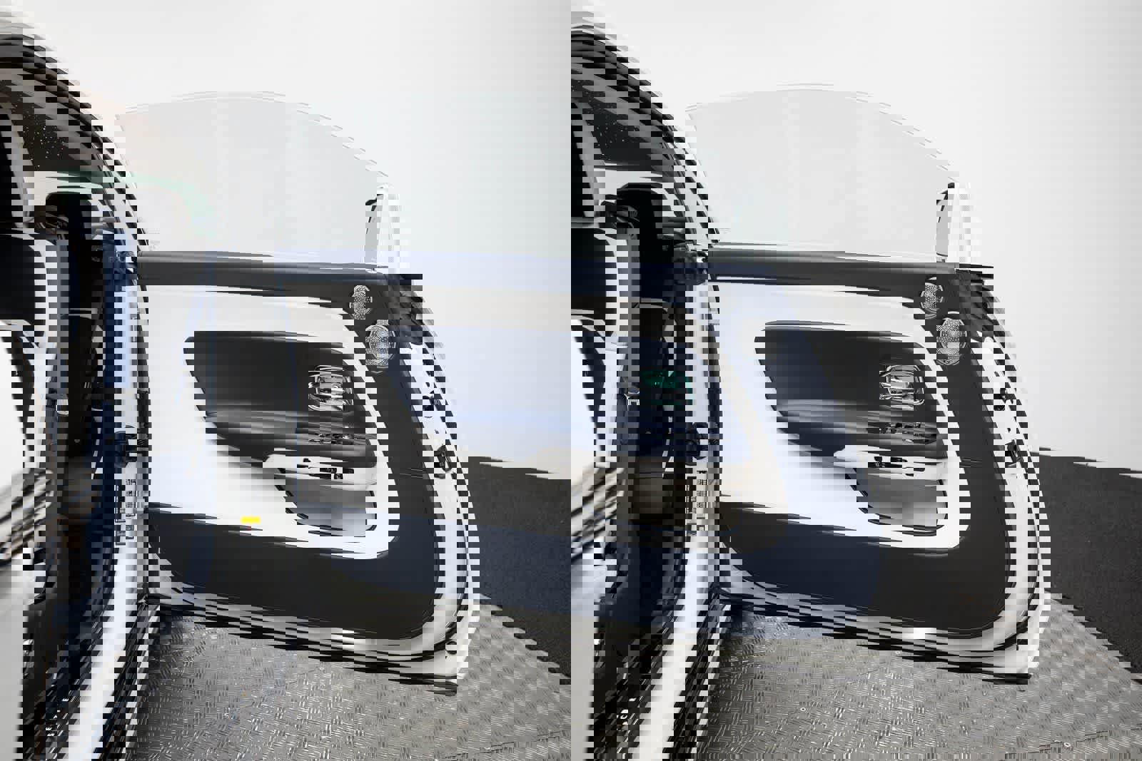 New 2026 Rolls-Royce Spectre image 44