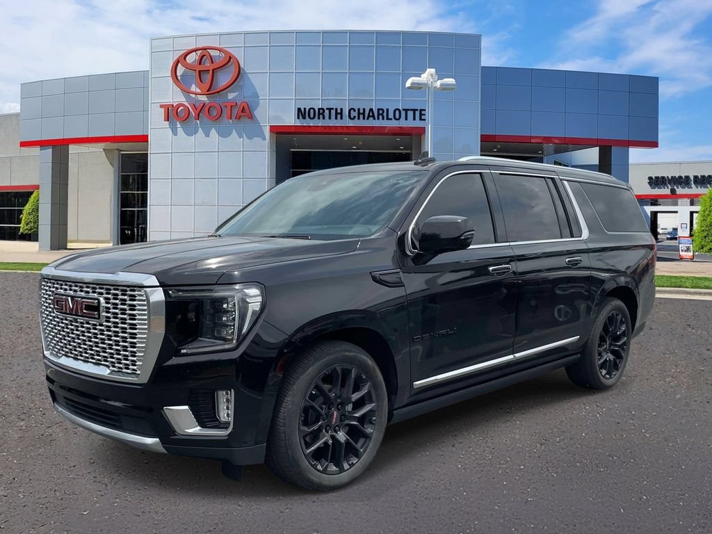Used 2024 GMC Yukon XL Denali w/ Denali Reserve Package AWD/4WD image 5