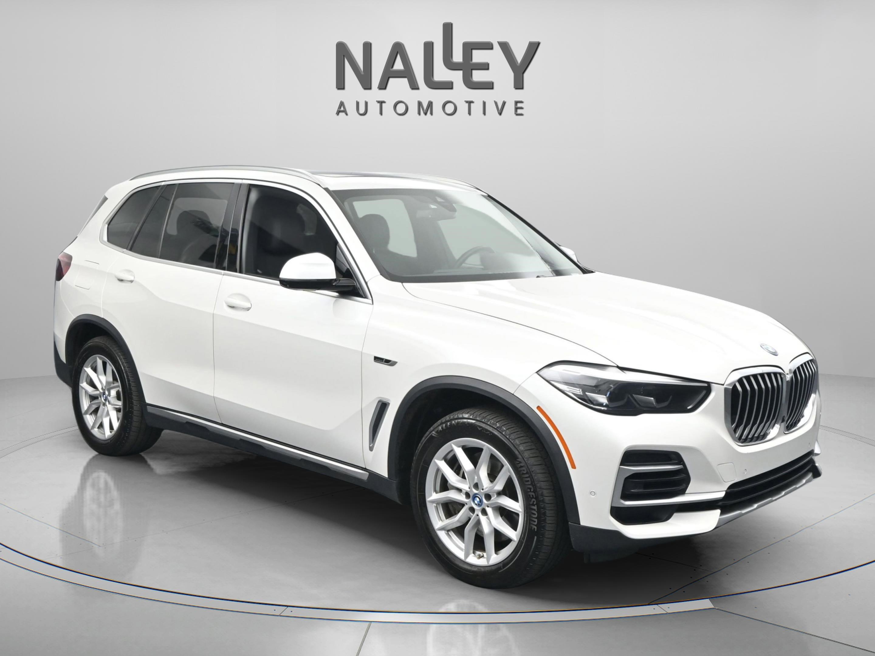 Used 2022 BMW X5 xDrive45e w/ Parking Assistance Package image 15