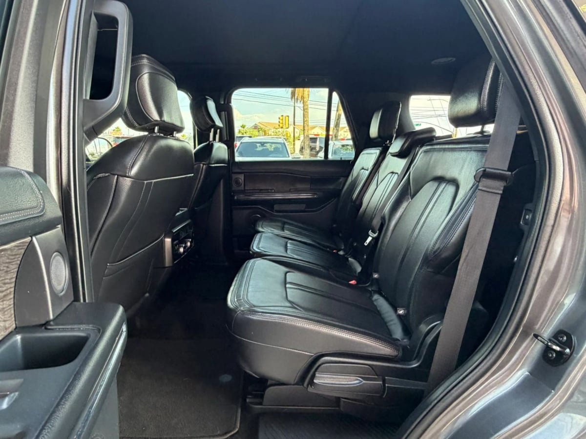 Used 2018 Ford Expedition Limited w/ Equipment Group 301A AWD/4WD image 46