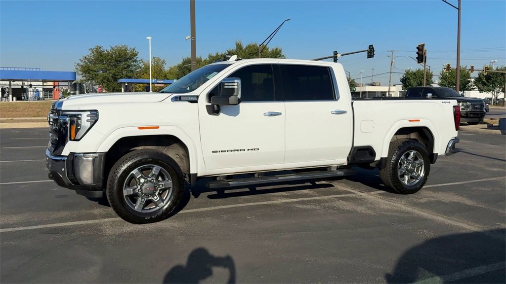 Used 2025 GMC Sierra 2500 SLT w/ SLT Premium Package image 4