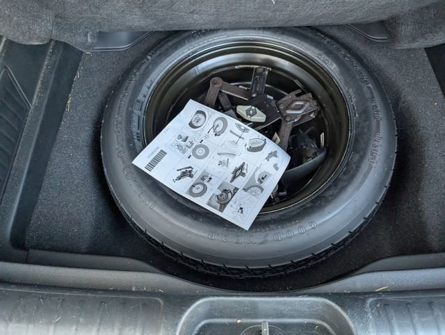 Used 2019 Jeep Cherokee Limited image 18