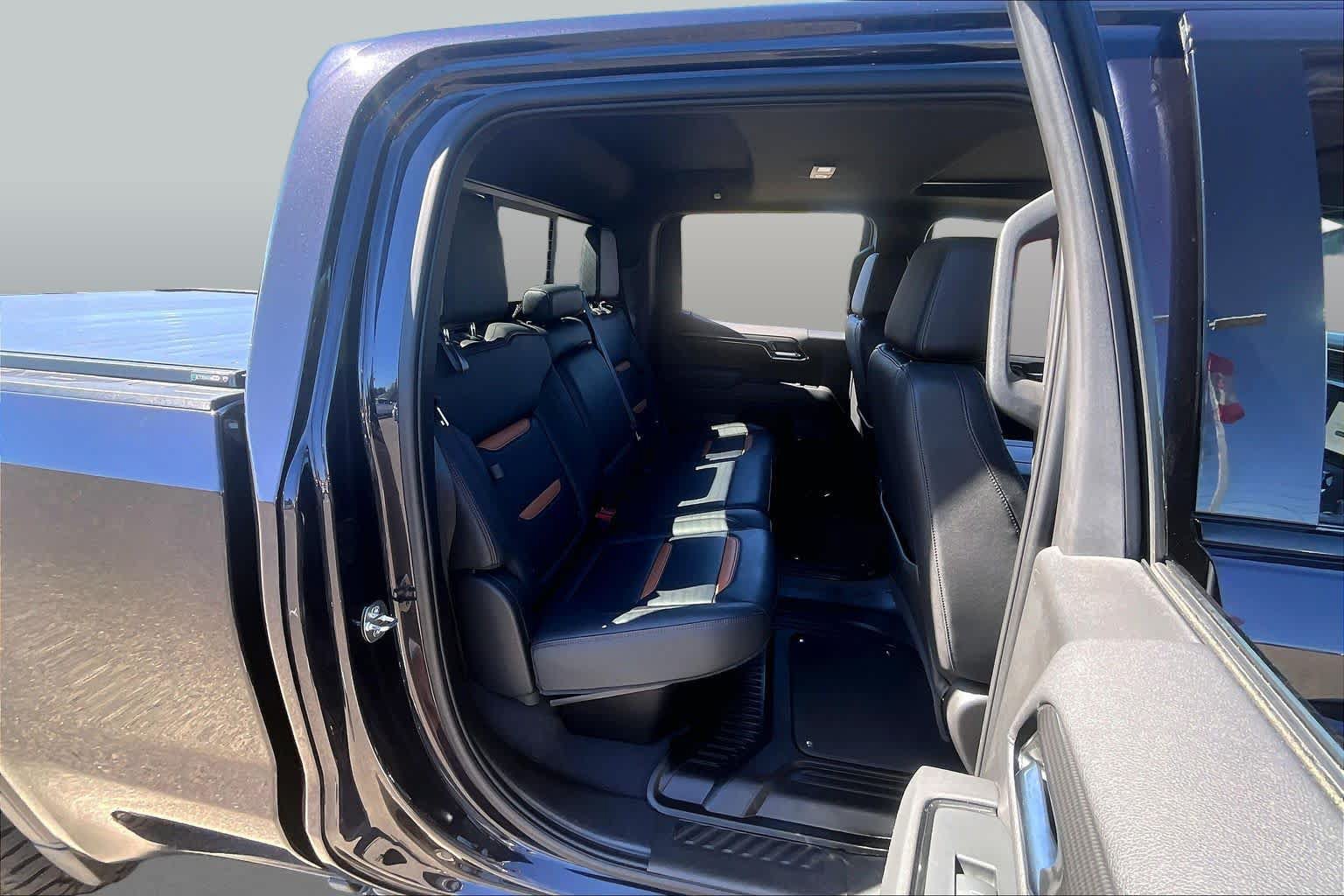 Used 2023 GMC Sierra 1500 AT4 w/ AT4 Premium Package AWD/4WD image 19