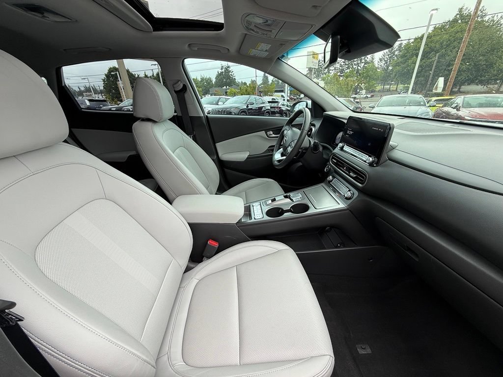 Certified 2023 Hyundai Kona Limited FWD image 18