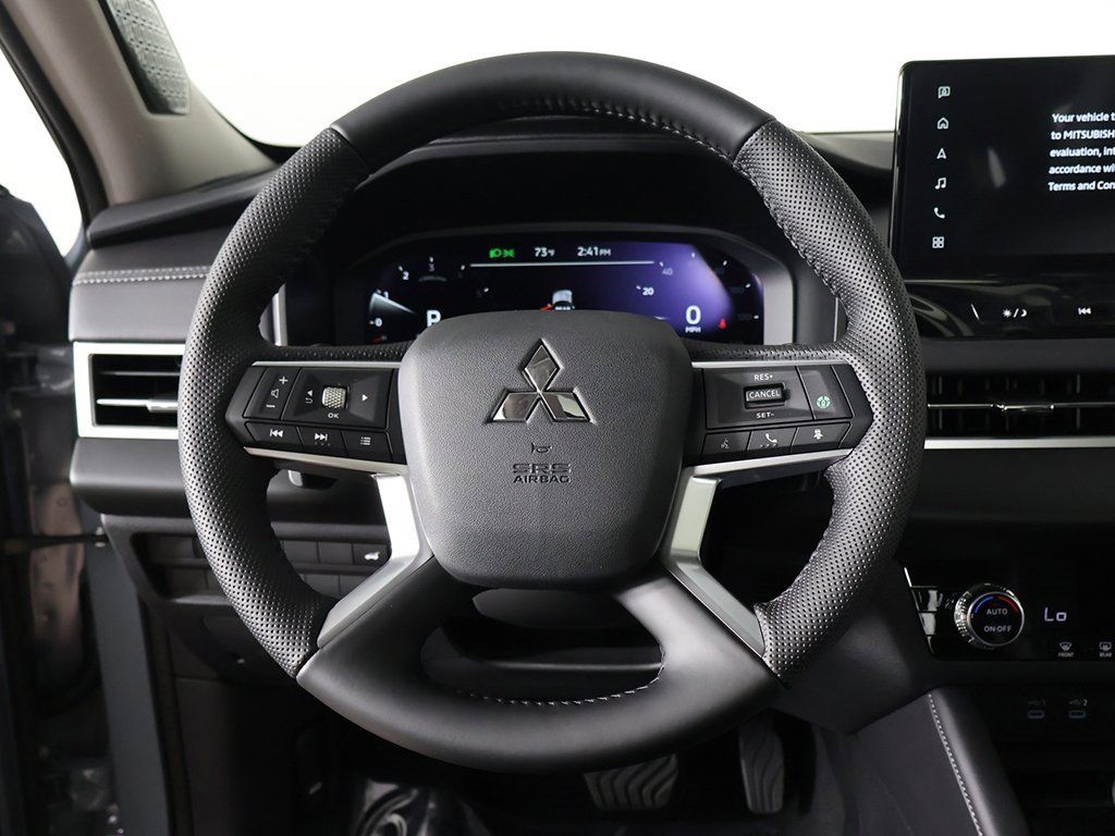 New 2025 Mitsubishi Outlander SE image 43