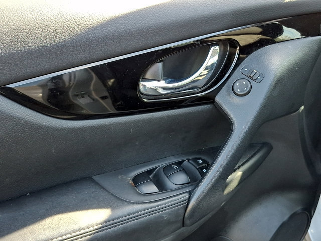 Used 2022 Nissan Rogue Sport SV AWD/4WD image 13