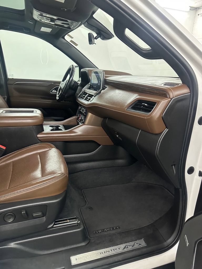 Used 2021 Chevrolet Tahoe High Country w/ Premium Package AWD/4WD image 40