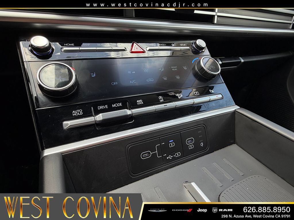 Used 2025 Hyundai Santa Fe SEL AWD/4WD image 30
