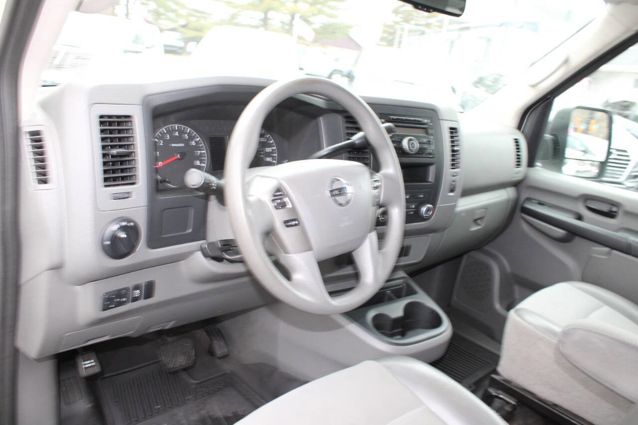 Used 2017 Nissan NV 1500 SV w/ Back Door Glass Package image 13