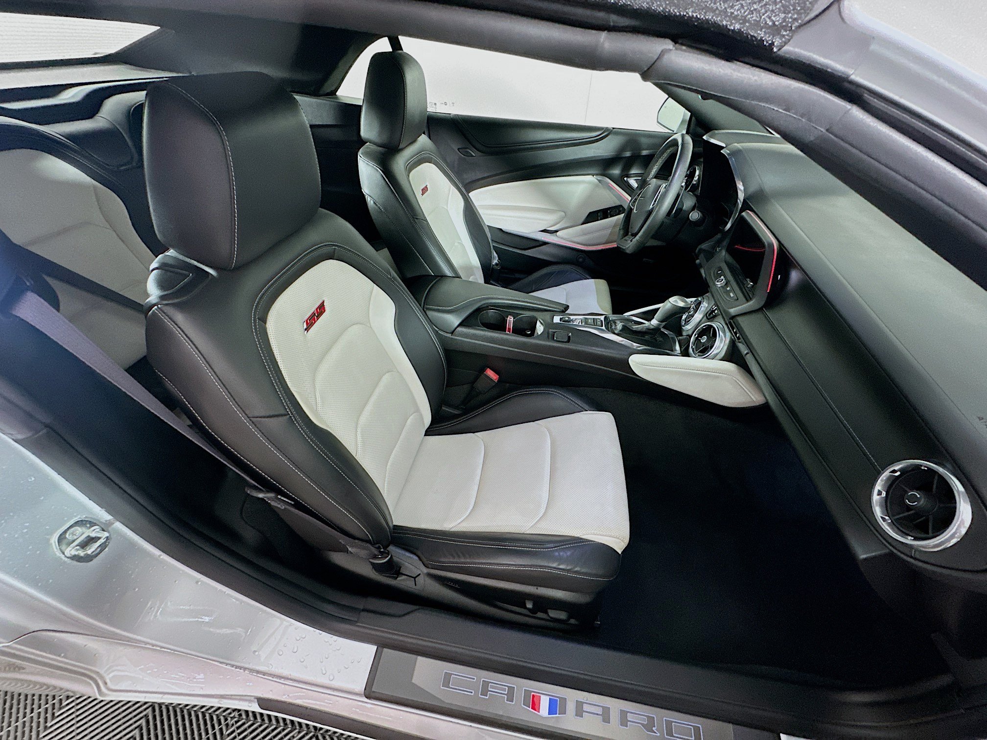 Used 2017 Chevrolet Camaro SS RWD image 28