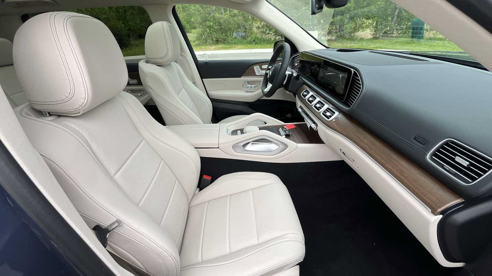 New 2026 Mercedes-Benz GLS 450 4MATIC image 10