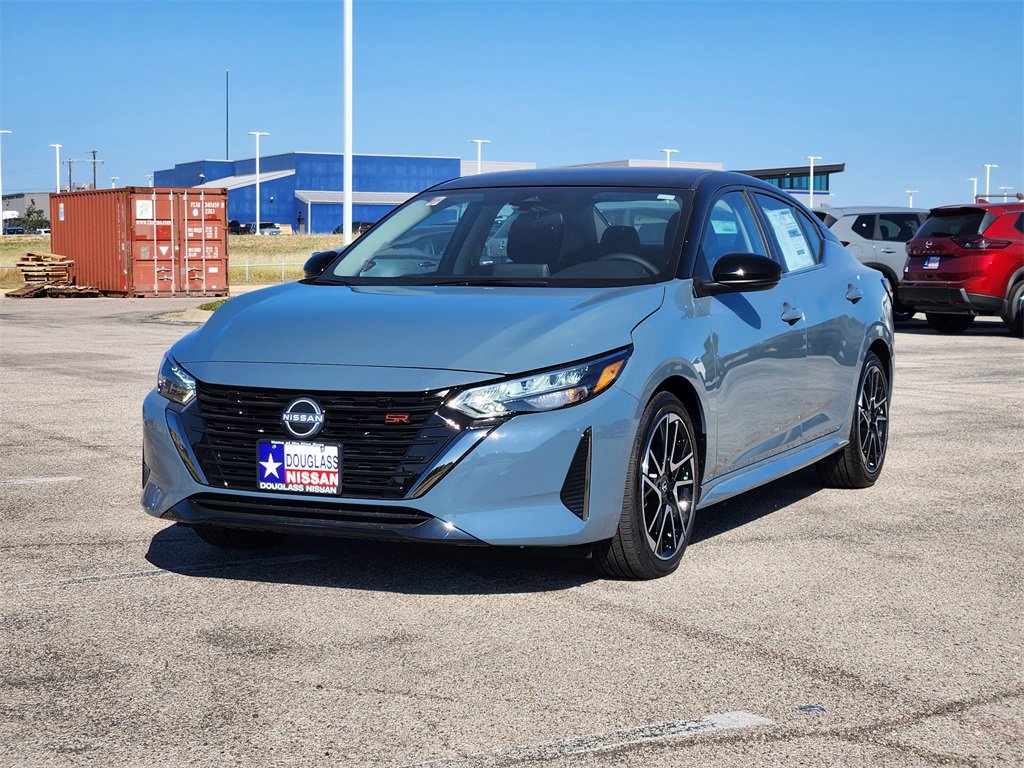 New 2025 Nissan Sentra SR image 2