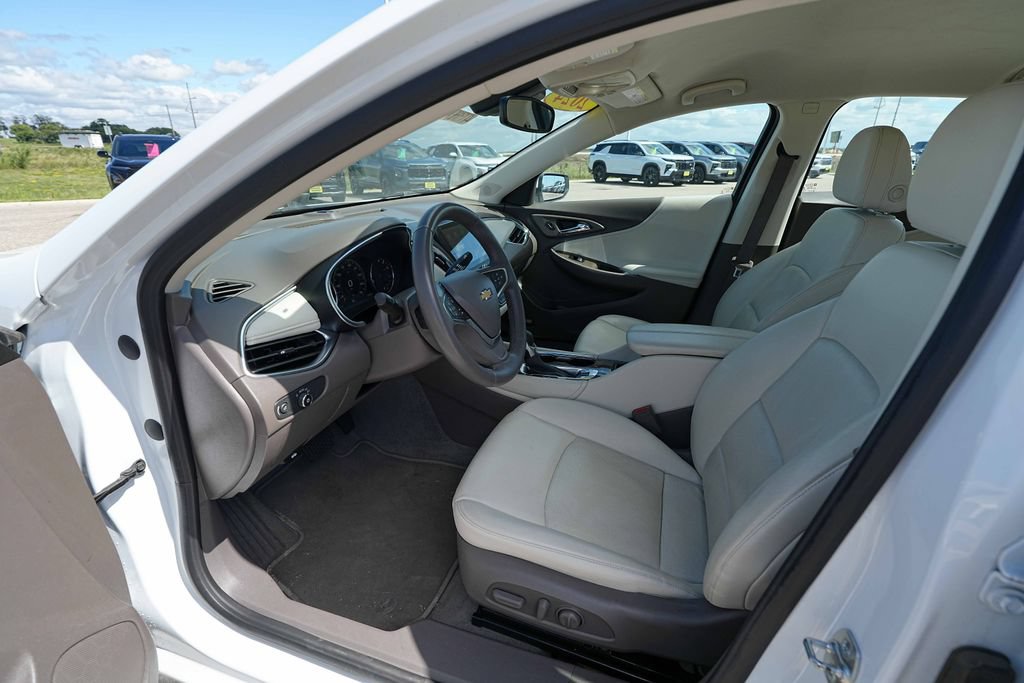 Used 2024 Chevrolet Malibu LT FWD image 16