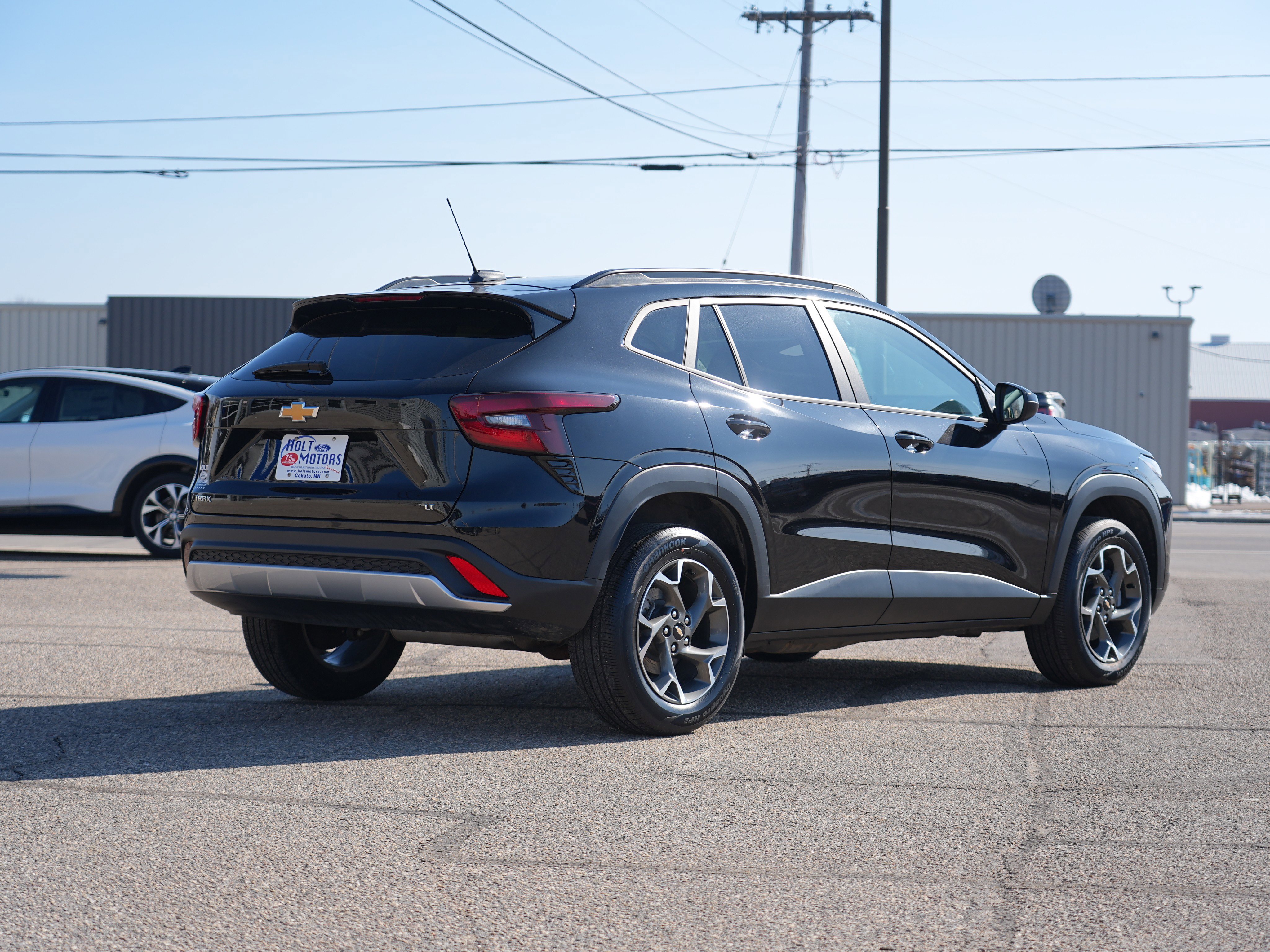 Used 2024 Chevrolet Trax LT w/ LT Convenience Package image 3