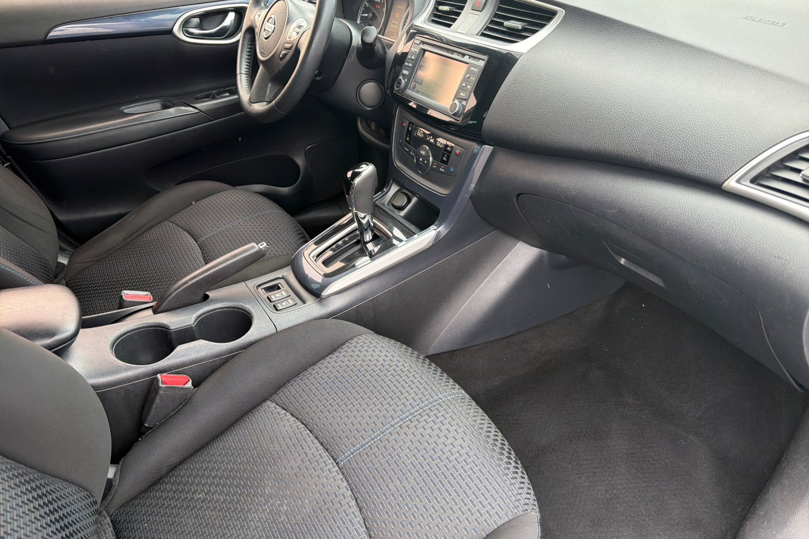 Used 2018 Nissan Sentra SR w/ Technology Package FWD image 16