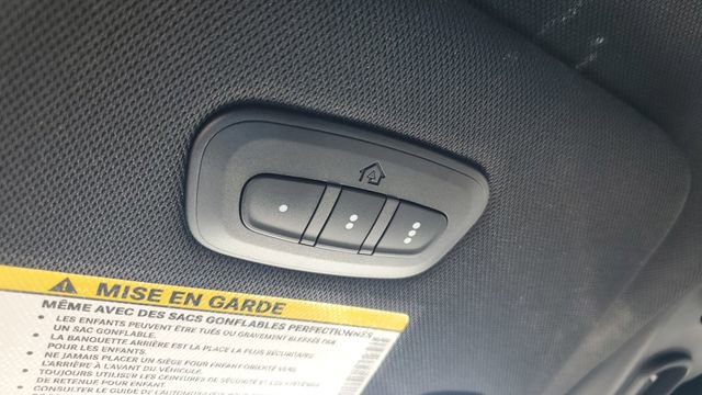 Certified 2026 Chrysler Pacifica Limited w/ S Appearance Package FWD image 7