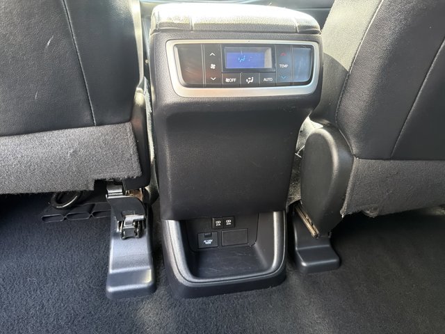 Used 2017 Toyota Highlander XLE image 24