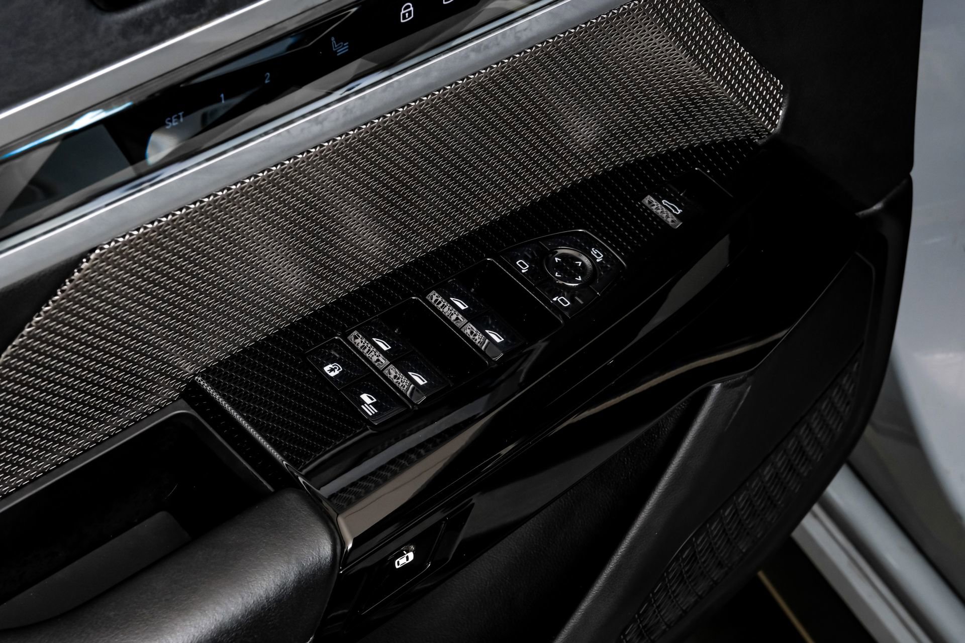 Used 2023 BMW 740i image 44