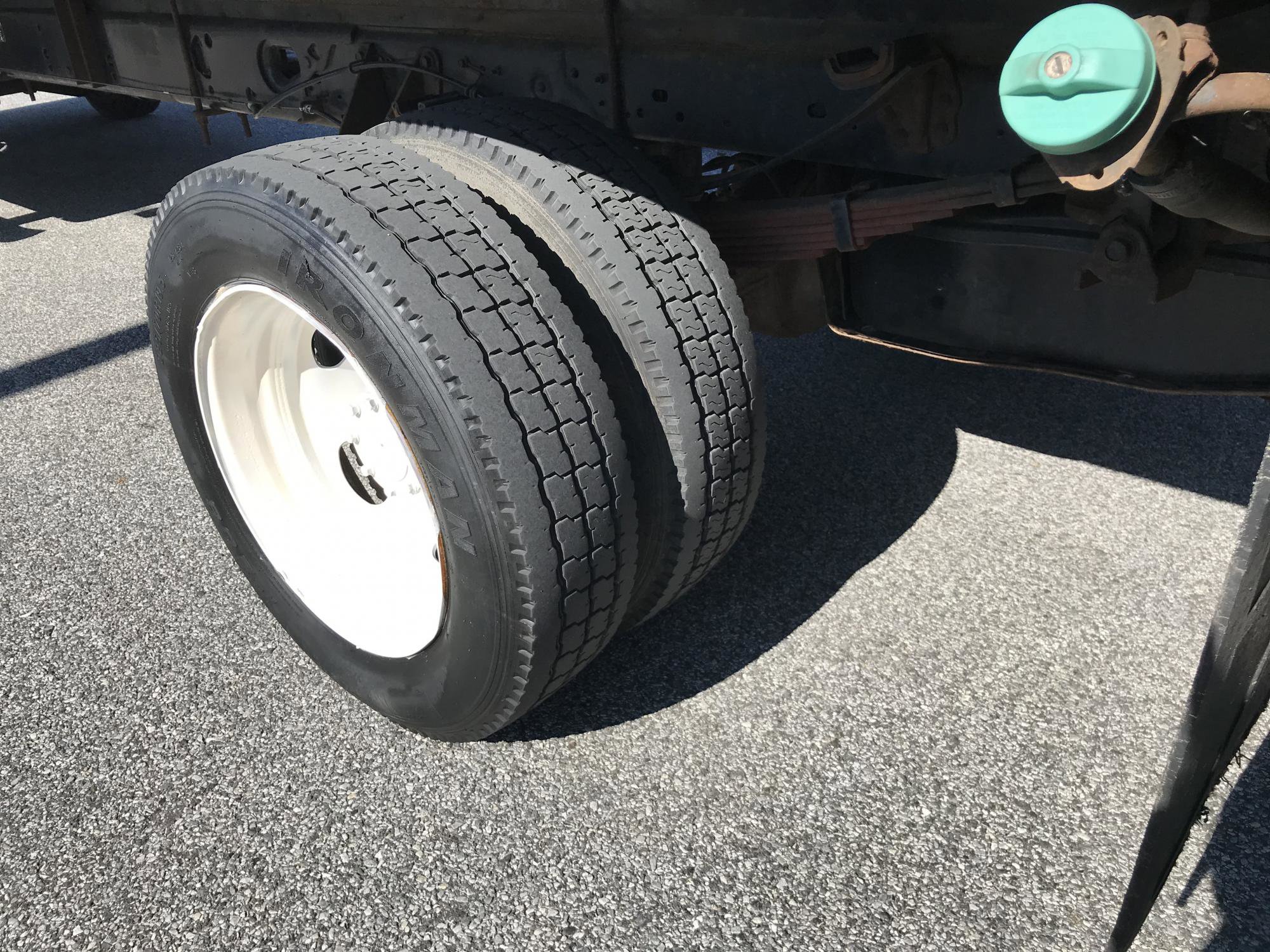 Used 2011 Ford F450 XL w/ XL Value Pkg image 5