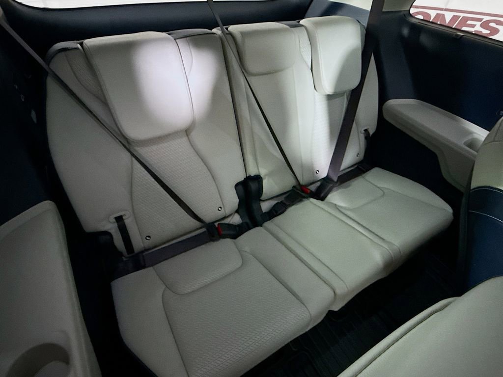 Used 2026 Kia Carnival SX Prestige FWD image 32