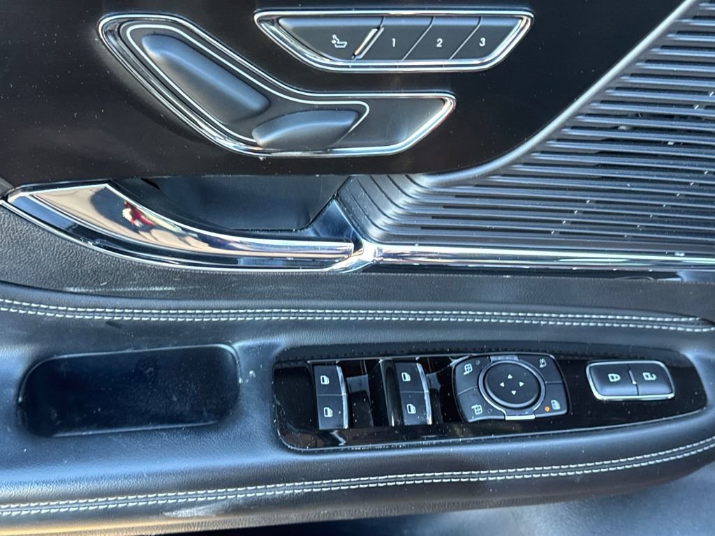 Used 2022 Lincoln Corsair AWD w/ Equipment Group 101A image 15