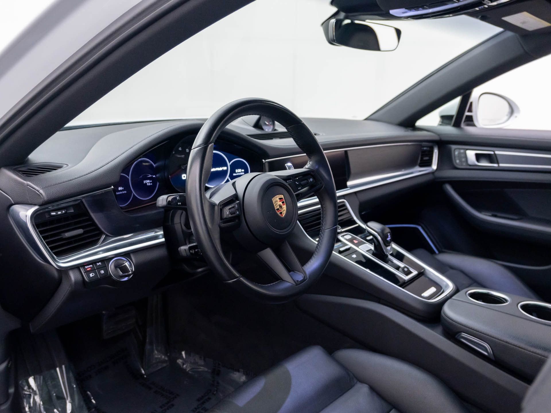 Certified 2023 Porsche Panamera Platinum Edition image 4