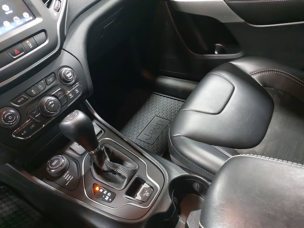 Used 2022 Jeep Cherokee Latitude image 24