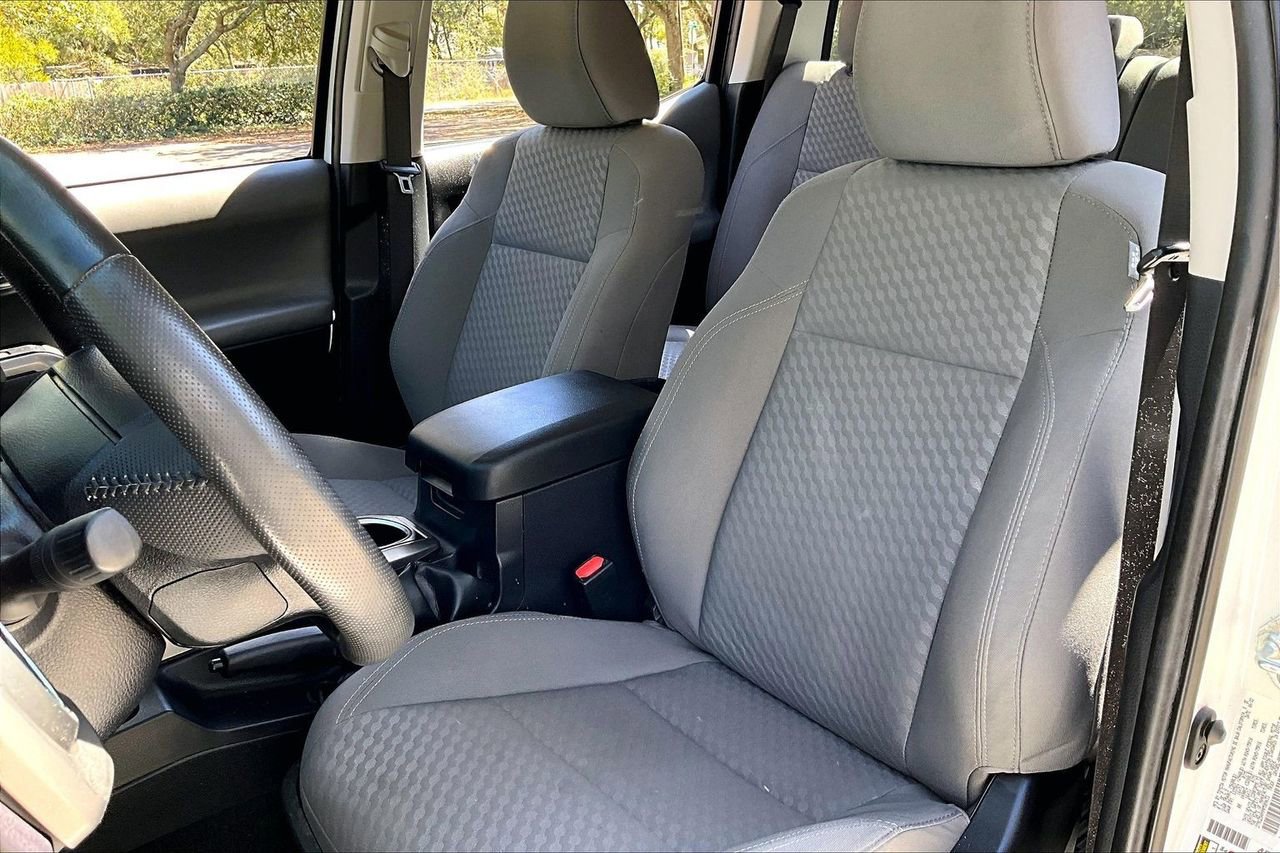 Used 2022 Toyota Tacoma SR5 w/ Technology Package image 18