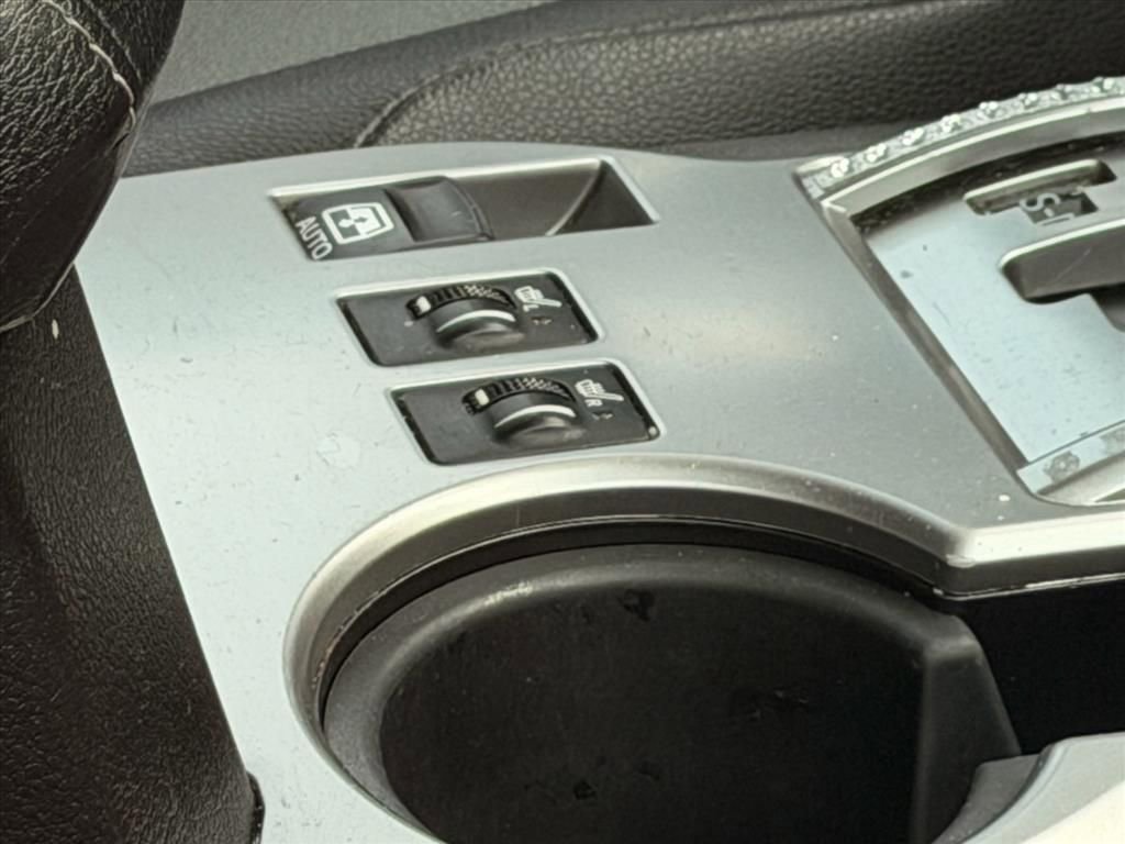 Used 2018 Toyota 4Runner SR5 Premium image 17