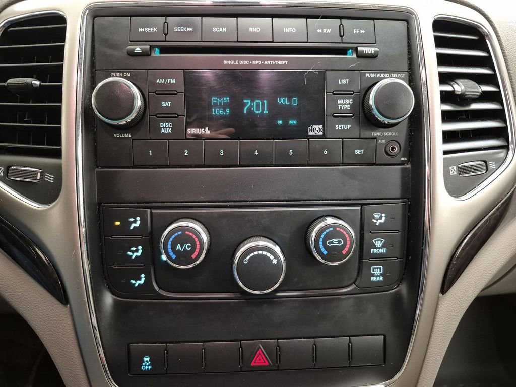 Used 2012 Jeep Grand Cherokee Laredo w/ Laredo E Group image 15