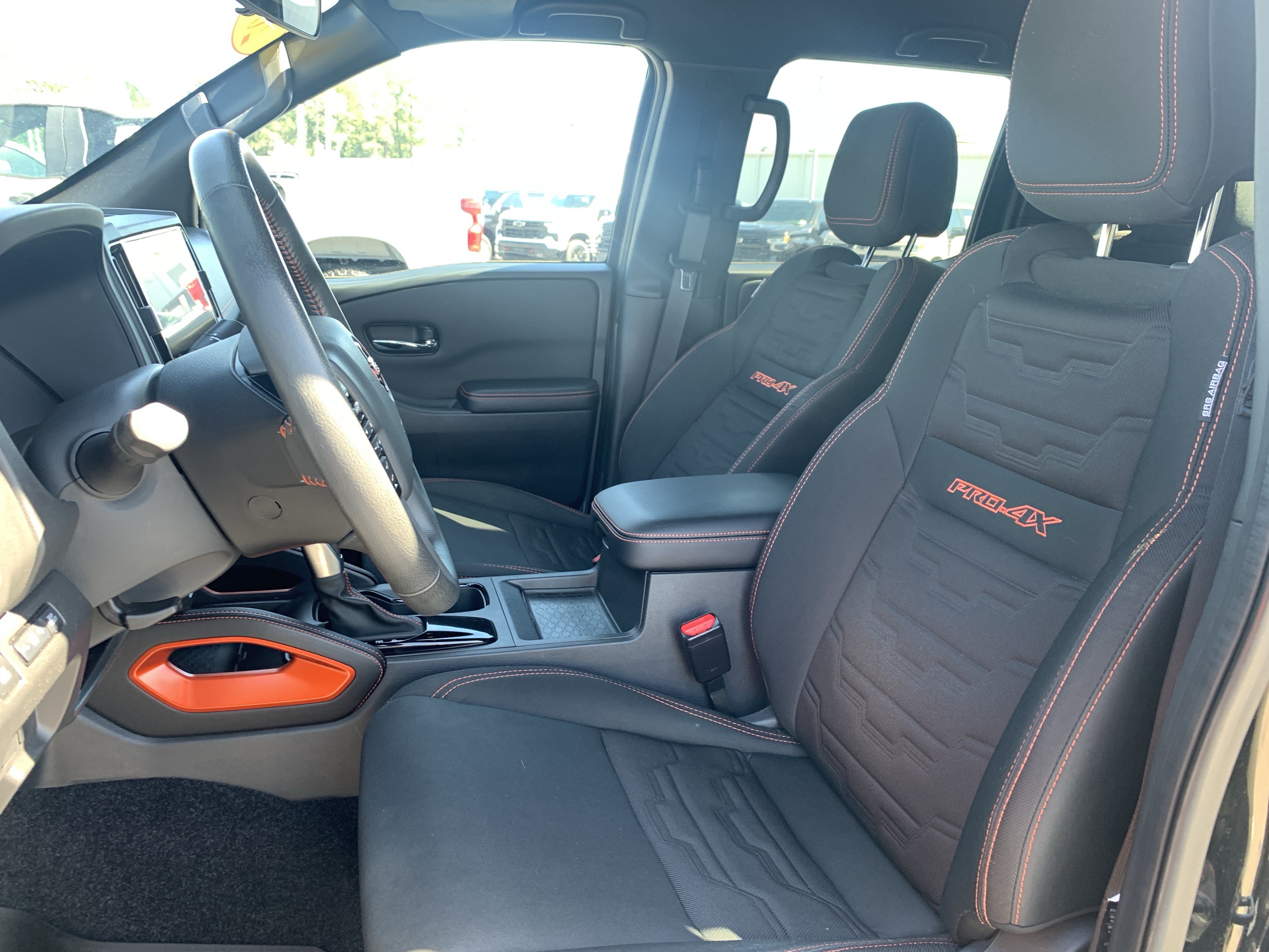 Used 2025 Nissan Frontier PRO-4X AWD/4WD image 16