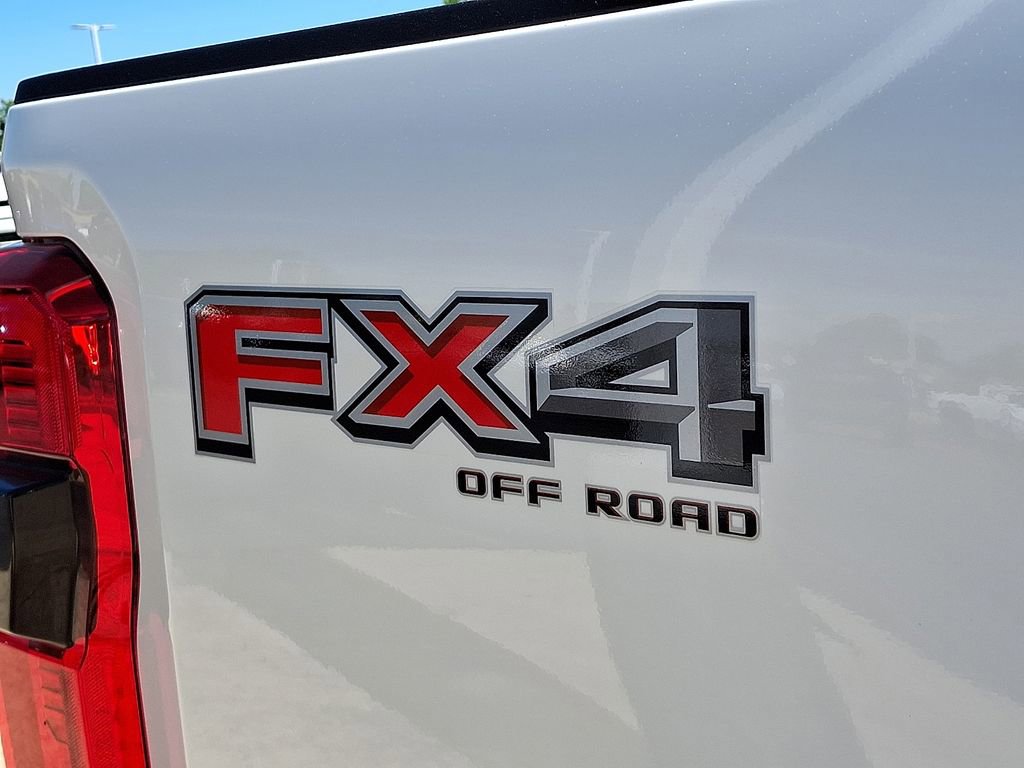 Used 2026 Ford F250 Platinum w/ FX4 Off-Road Package AWD/4WD image 34