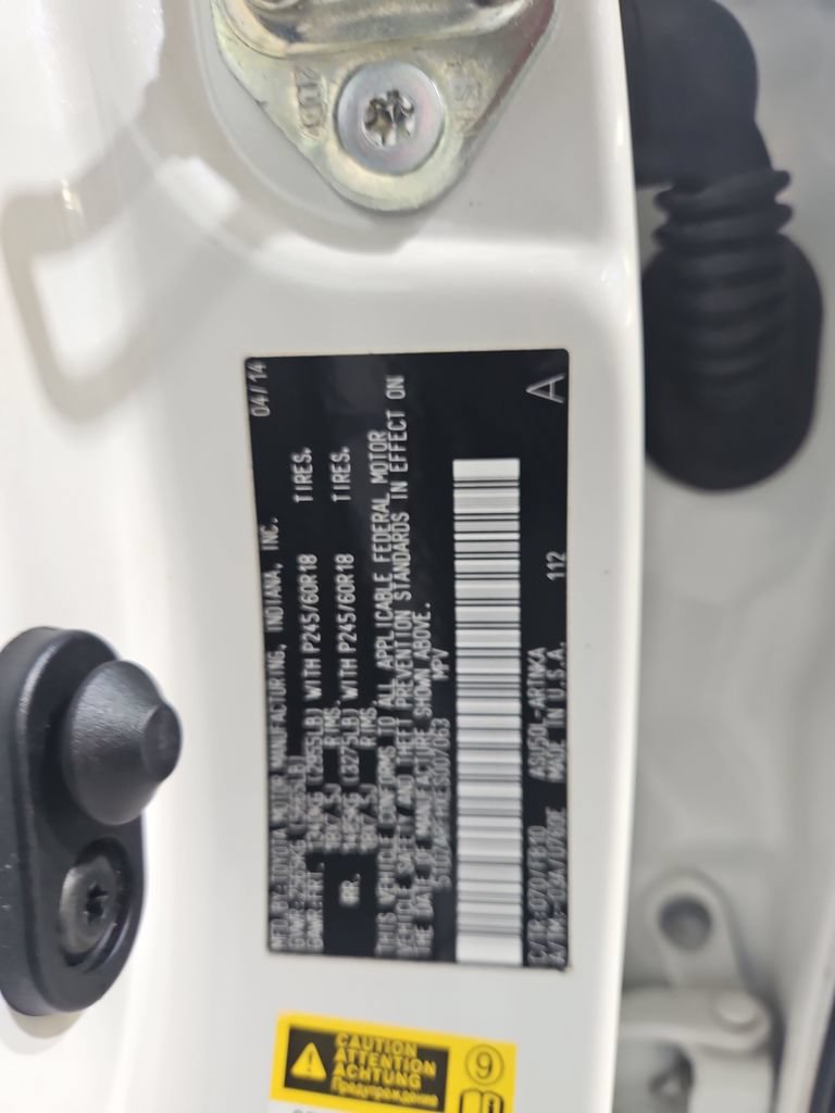 Used 2014 Toyota Highlander LE FWD image 29