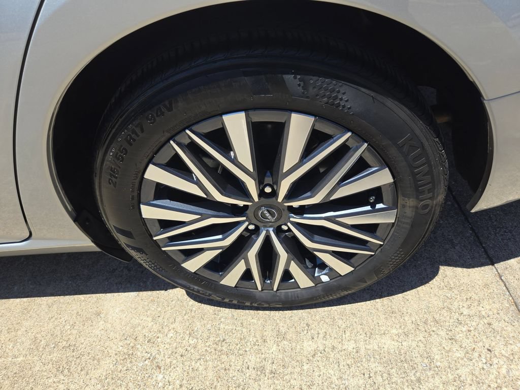 Used 2025 Nissan Altima 2.5 SV FWD image 24