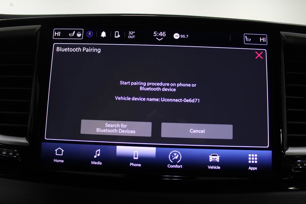 Used 2024 Chrysler Pacifica Touring-L image 44