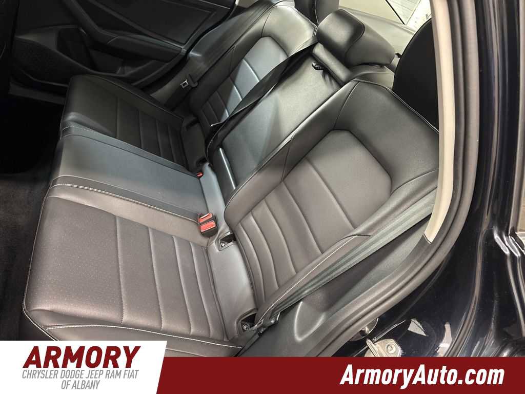 Used 2024 Volkswagen Jetta SE image 27