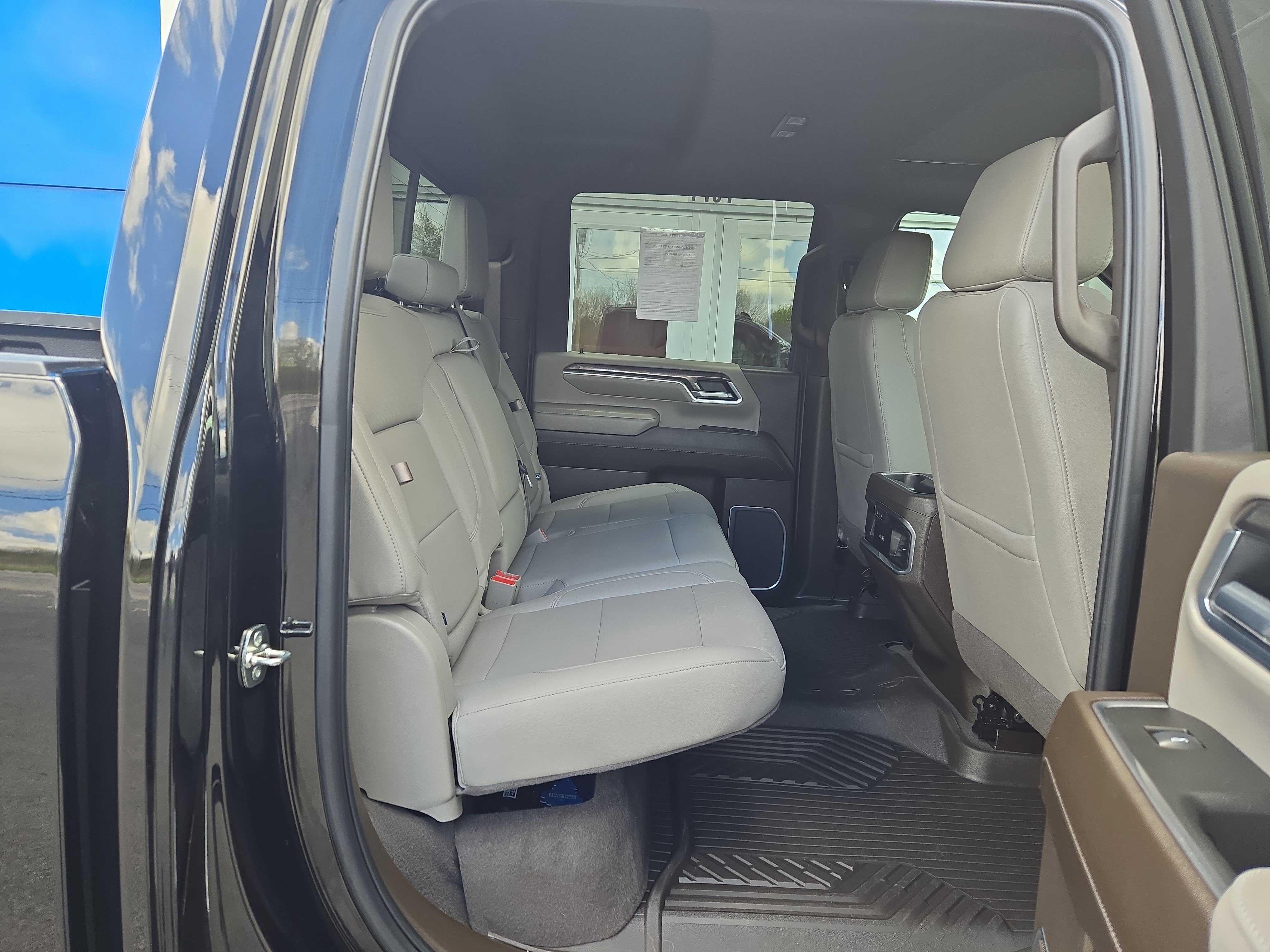 Certified 2025 Chevrolet Silverado 2500 LTZ w/ LTZ Premium Package AWD/4WD image 18
