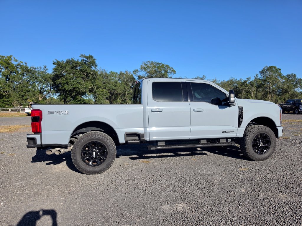 Used 2025 Ford F350 Lariat w/ Lariat Ultimate Package AWD/4WD image 2