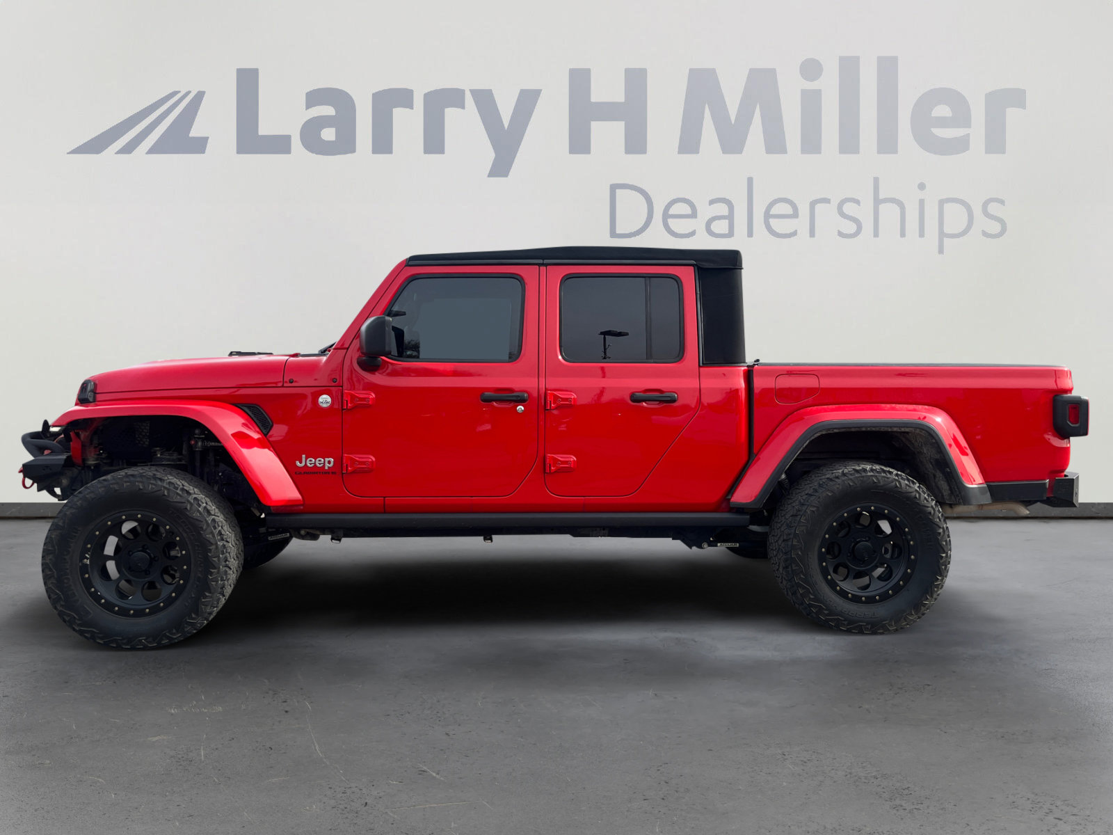 Certified 2023 Jeep Gladiator Overland w/ Trailer Tow Package image 2