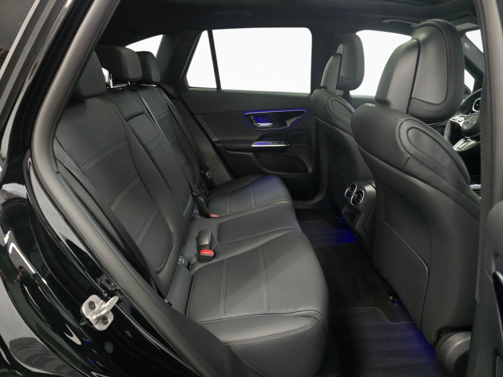 New 2026 Mercedes-Benz GLC 300 4MATIC image 23