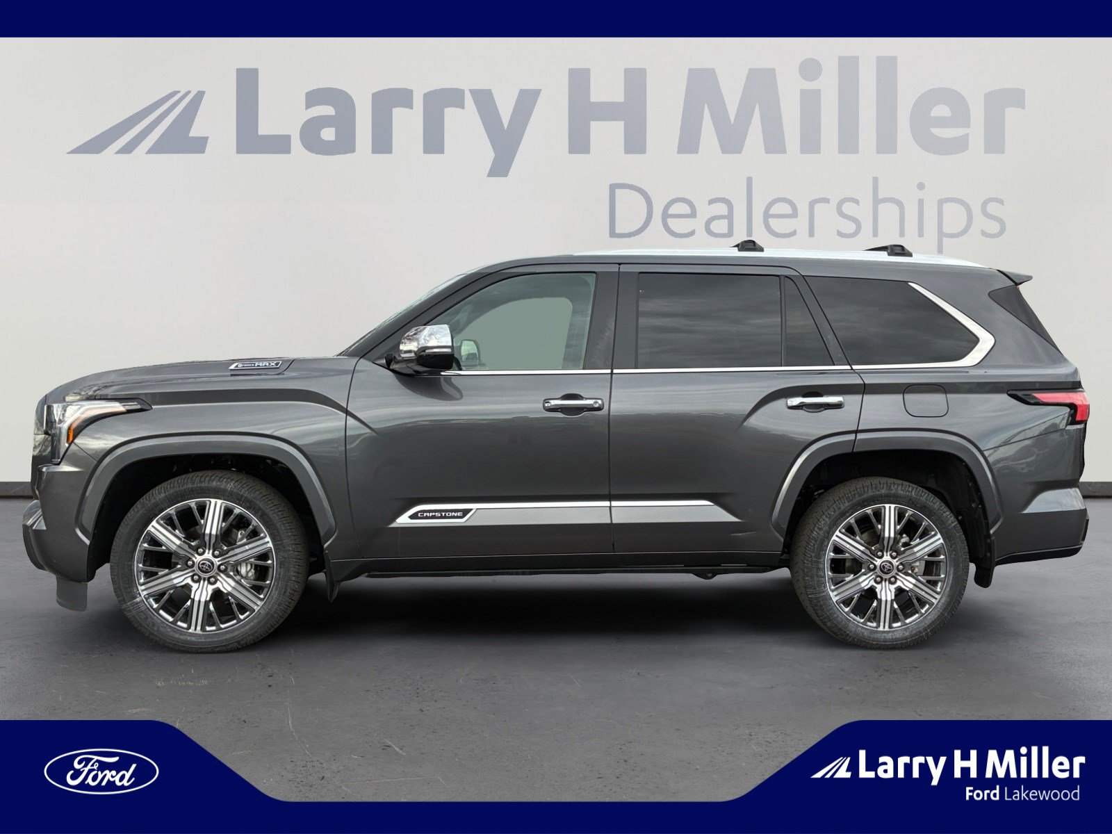 Used 2024 Toyota Sequoia Capstone image 2