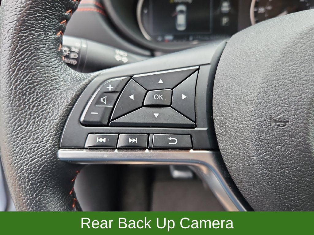 Used 2025 Nissan Versa SR FWD image 11