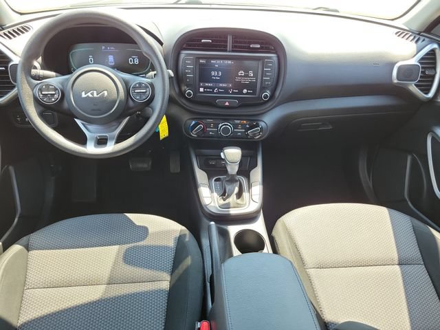 Used 2024 Kia Soul LX w/ Option Group 015 FWD image 17