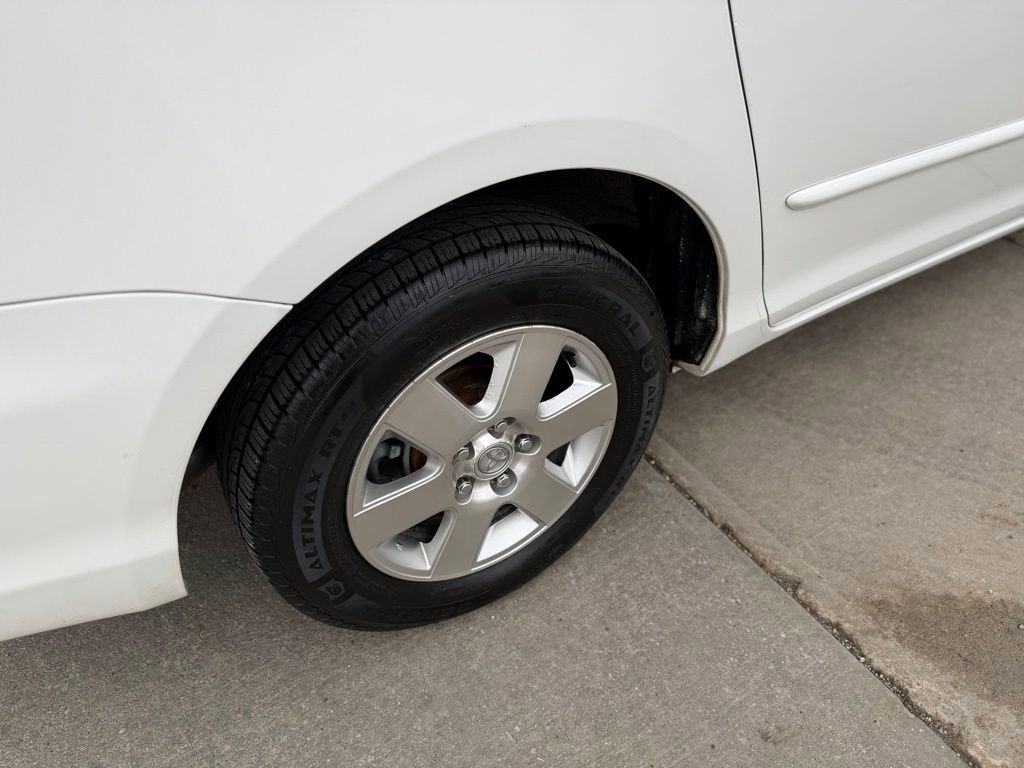 Used 2005 Toyota Sienna LE image 11
