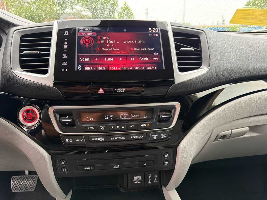 Used 2017 Honda Pilot Elite image 18