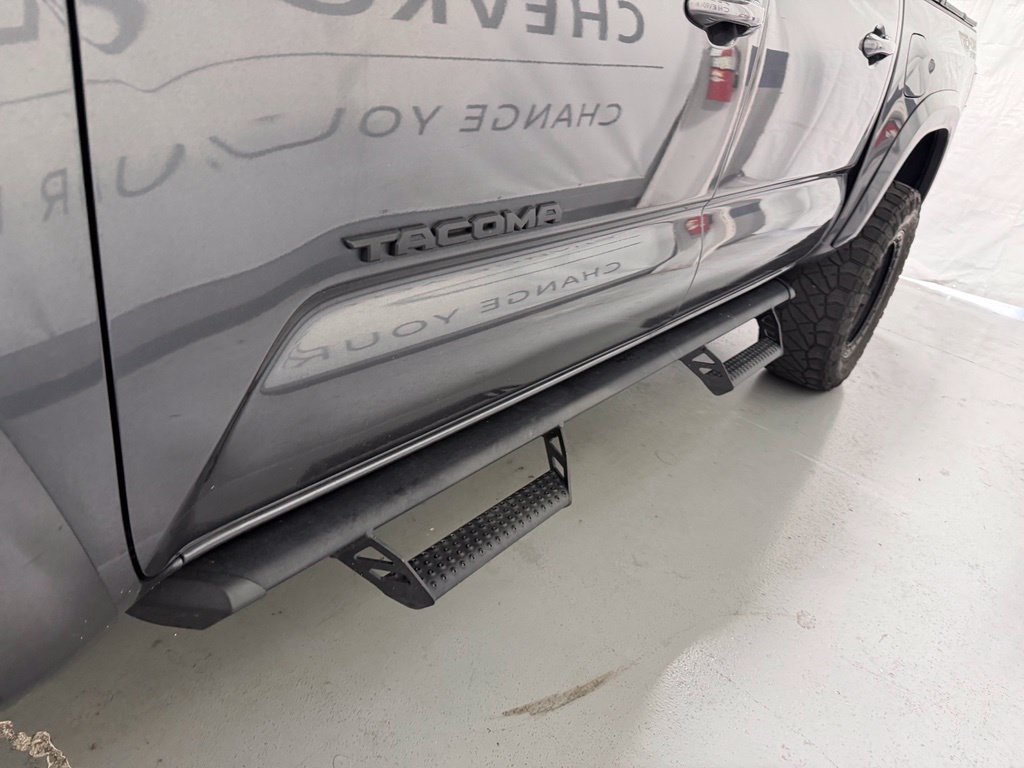 Used 2021 Toyota Tacoma TRD Sport w/ TRD Premium Sport Package AWD/4WD image 10